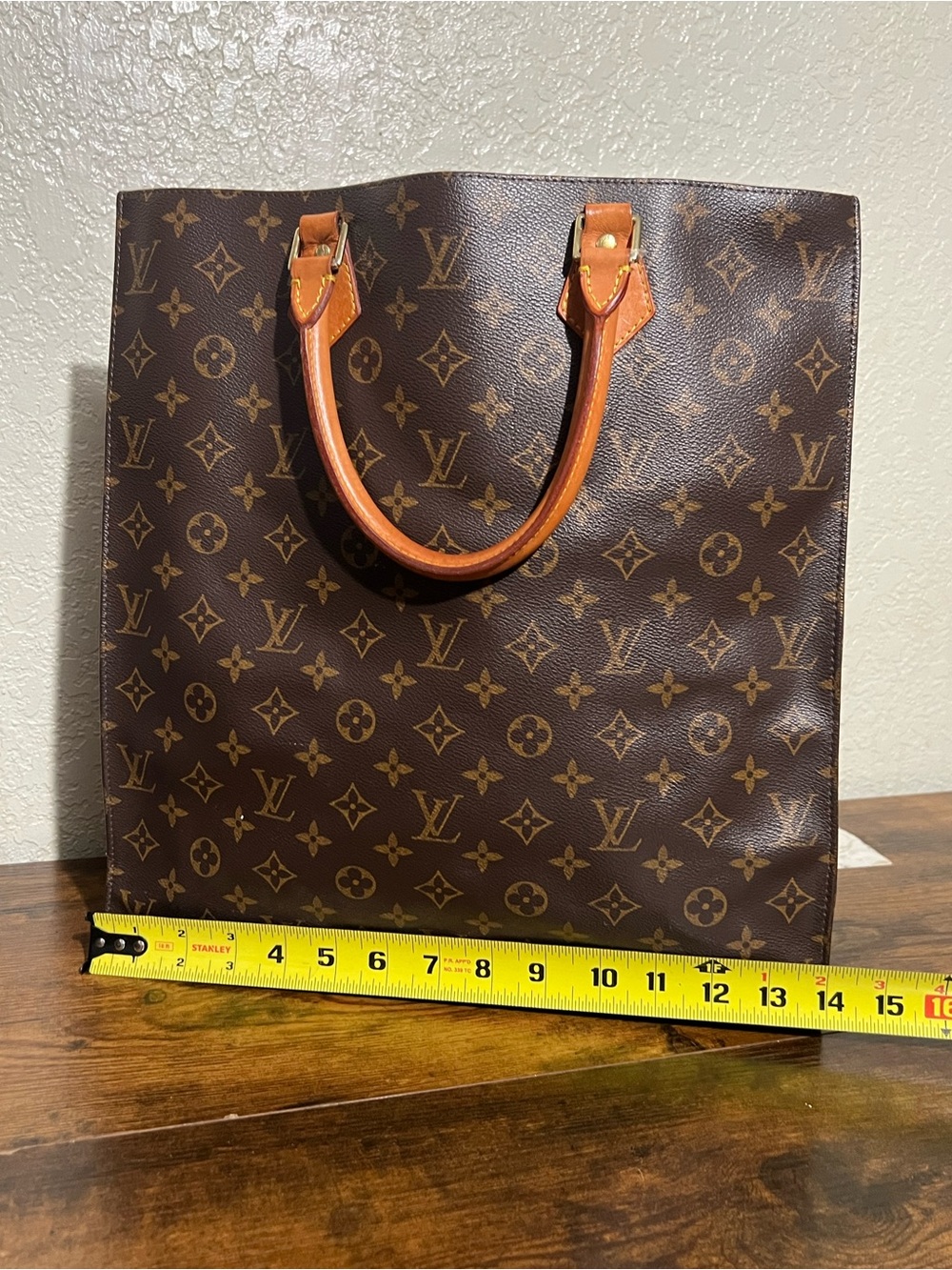 Louis Vuitton Monogram Canvas Tote in Brown with Tan Handles - Picture 2 of 10